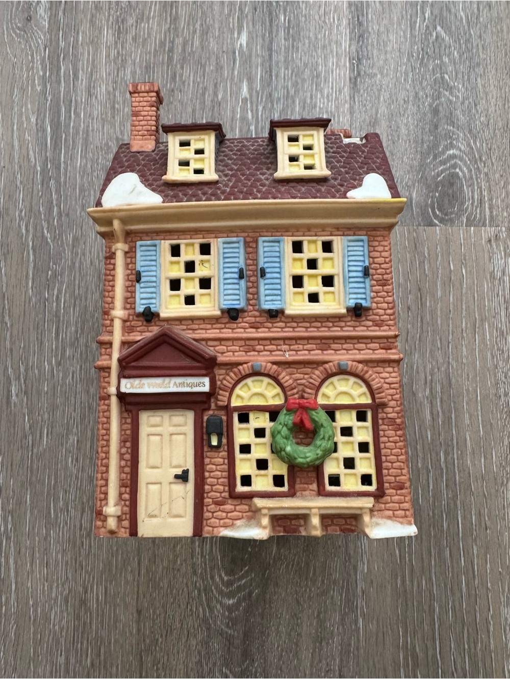 Dept 56 “old worlde antiques” Liberty Square